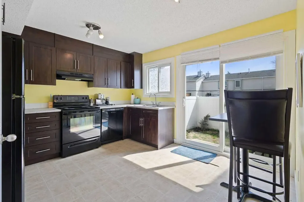 104 Deer Ridge Lane SE Calgary AB T2J6N4