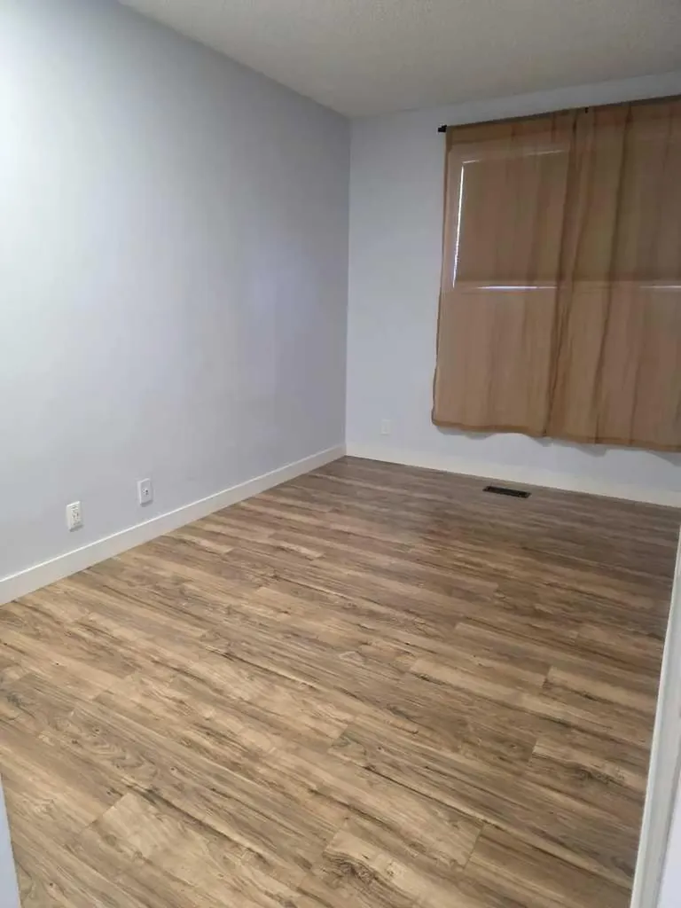192 Templevale Road NE Calgary AB T1Y4W2