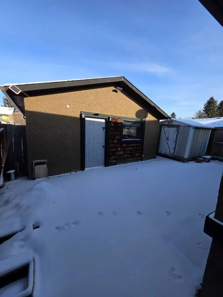 192 Templevale Road NE Calgary AB T1Y4W2
