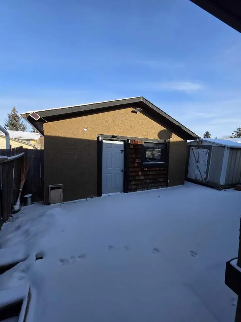 192 Templevale Road NE Calgary AB T1Y4W2