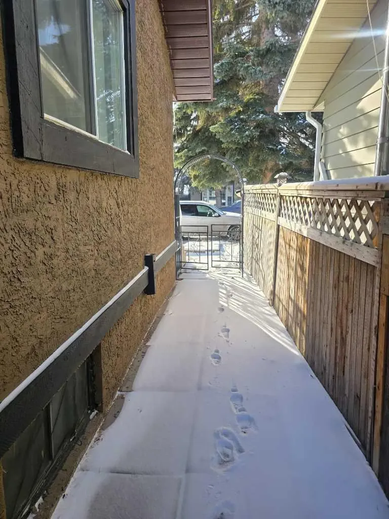 192 Templevale Road NE Calgary AB T1Y4W2