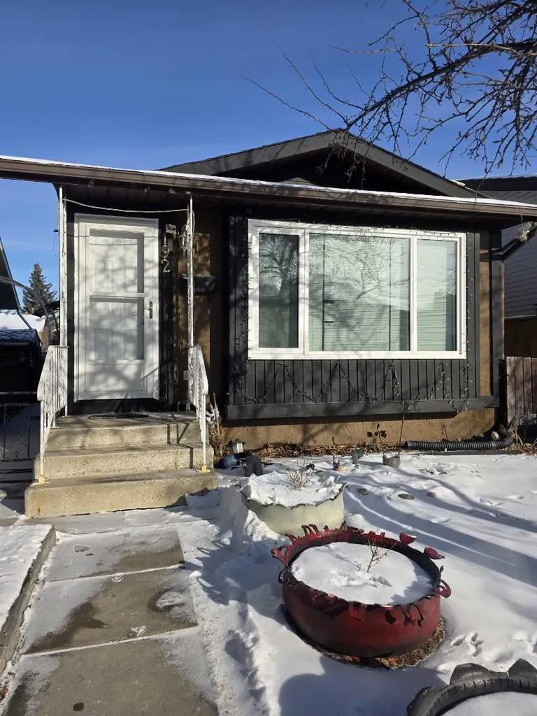 192 Templevale Road NE Calgary AB T1Y4W2