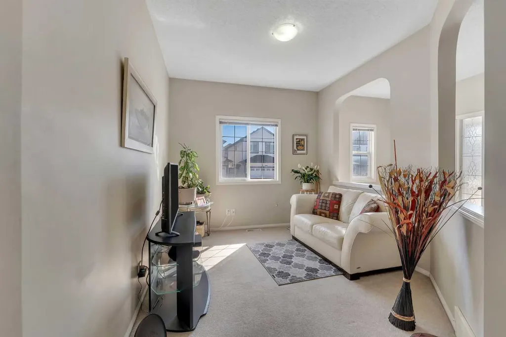 149 Saddlecrest Green NE Calgary AB T3J 5N3