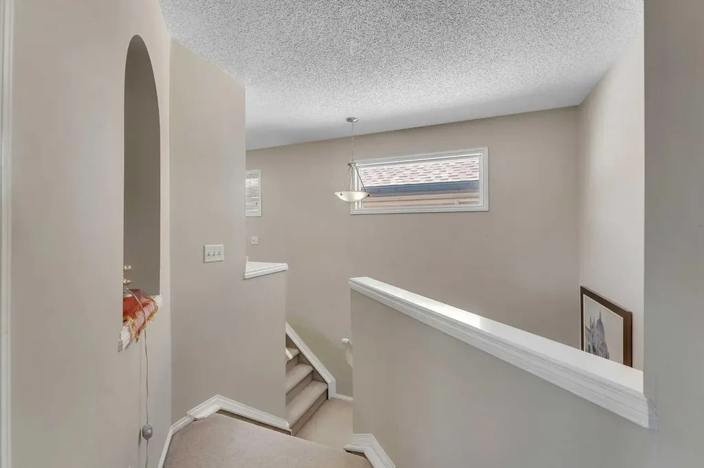 149 Saddlecrest Green NE Calgary AB T3J 5N3