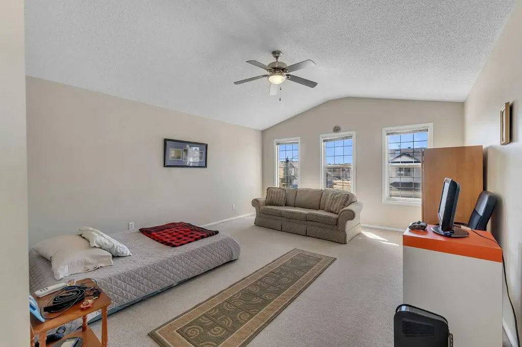 149 Saddlecrest Green NE Calgary AB T3J 5N3