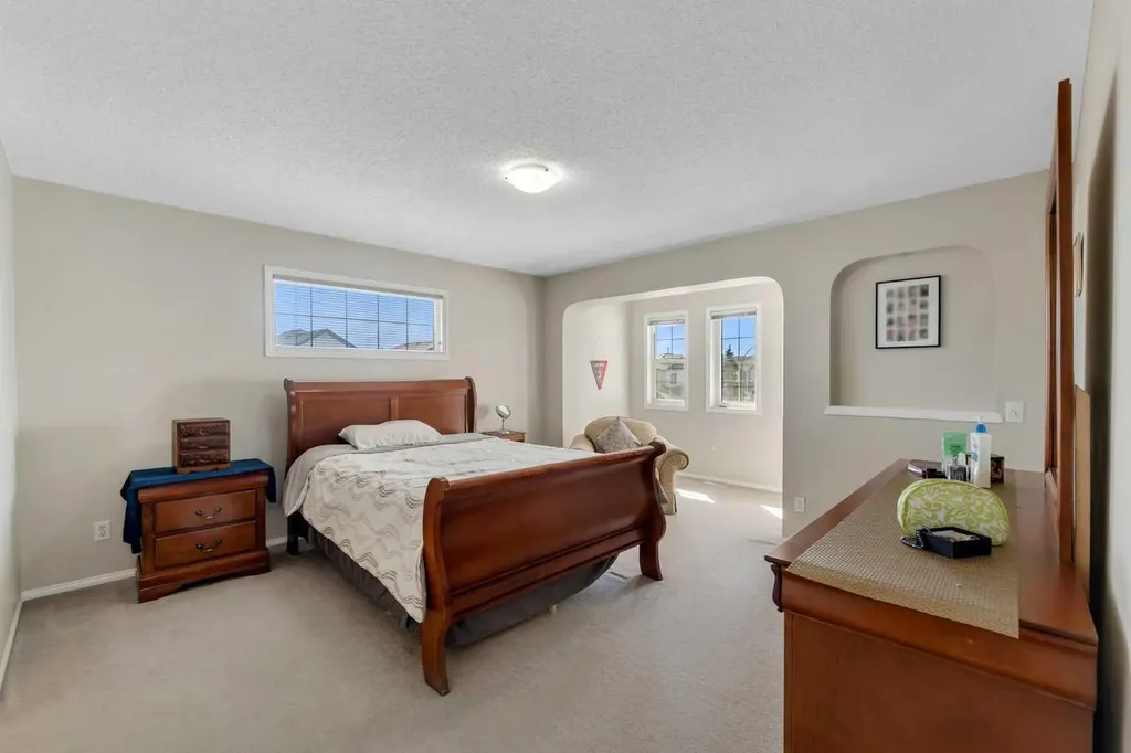 149 Saddlecrest Green NE Calgary AB T3J 5N3