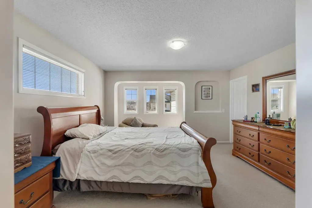 149 Saddlecrest Green NE Calgary AB T3J 5N3