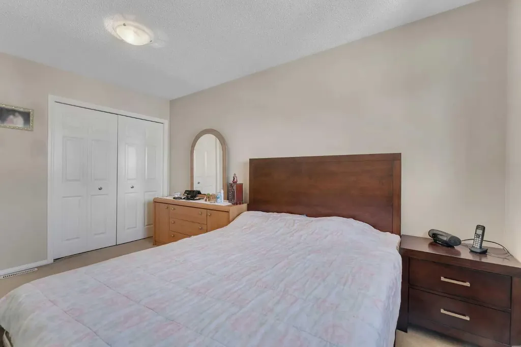 149 Saddlecrest Green NE Calgary AB T3J 5N3