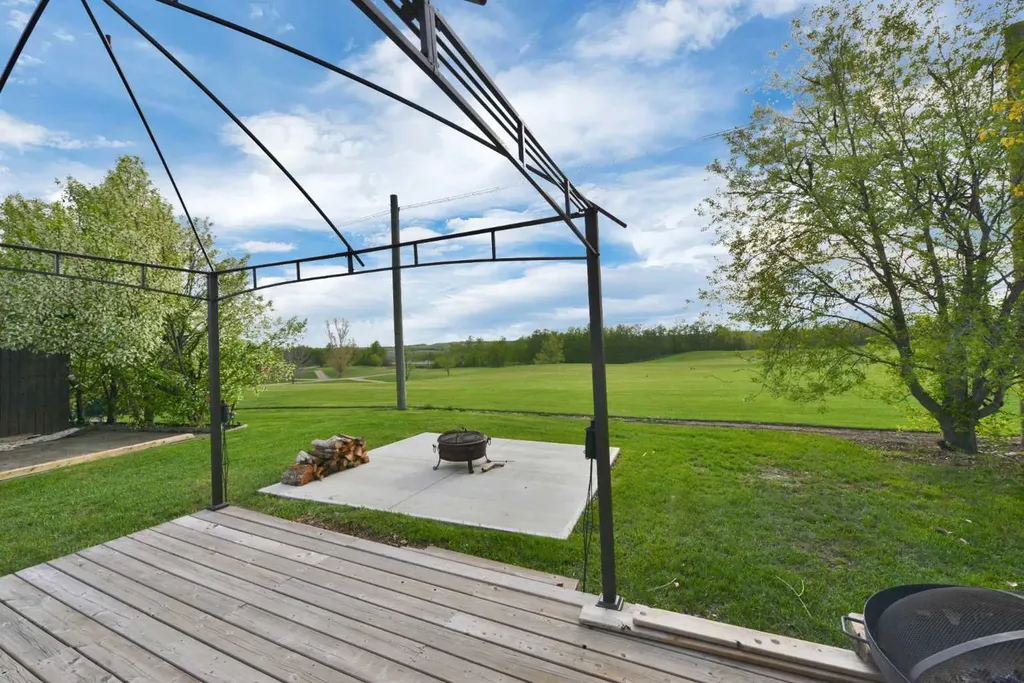 25054 South Pine Lake Road Rural Red Deer County AB T0M 1R0