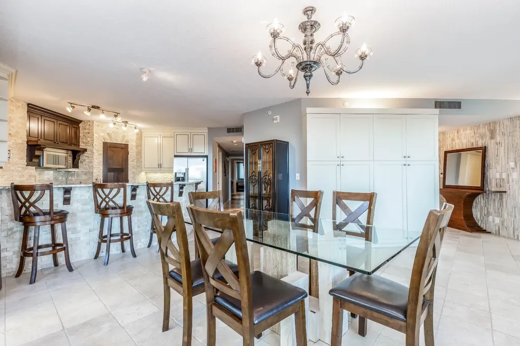 837 2 Avenue SW Calgary AB T2P 0E6