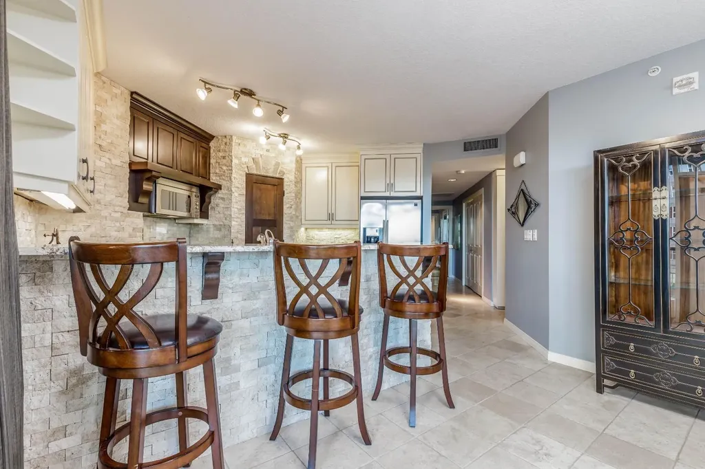 837 2 Avenue SW Calgary AB T2P 0E6