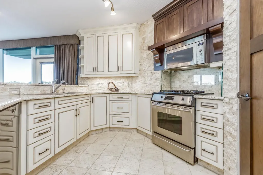 837 2 Avenue SW Calgary AB T2P 0E6