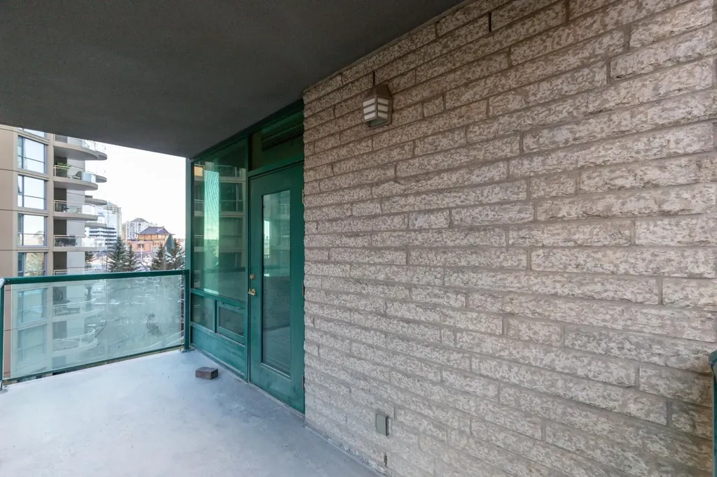837 2 Avenue SW Calgary AB T2P 0E6