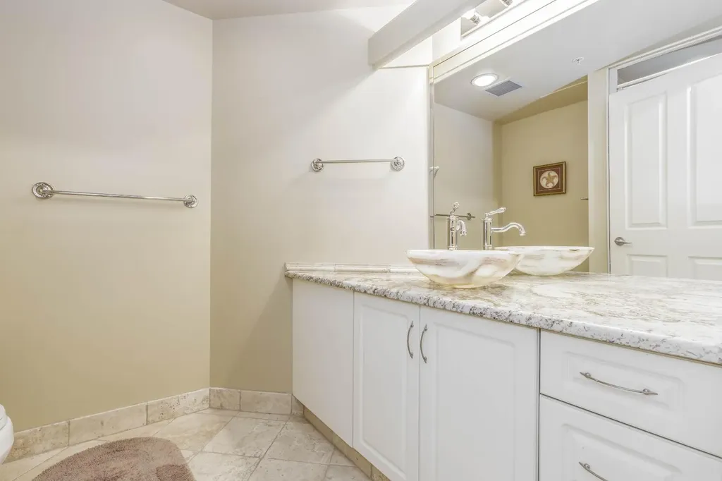 837 2 Avenue SW Calgary AB T2P 0E6