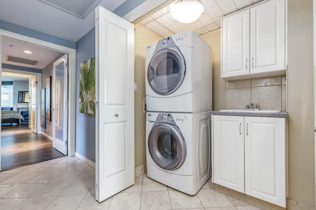 837 2 Avenue SW Calgary AB T2P 0E6