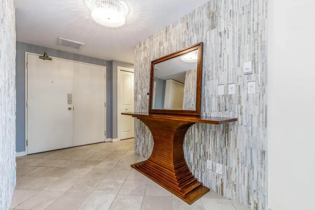 837 2 Avenue SW Calgary AB T2P 0E6