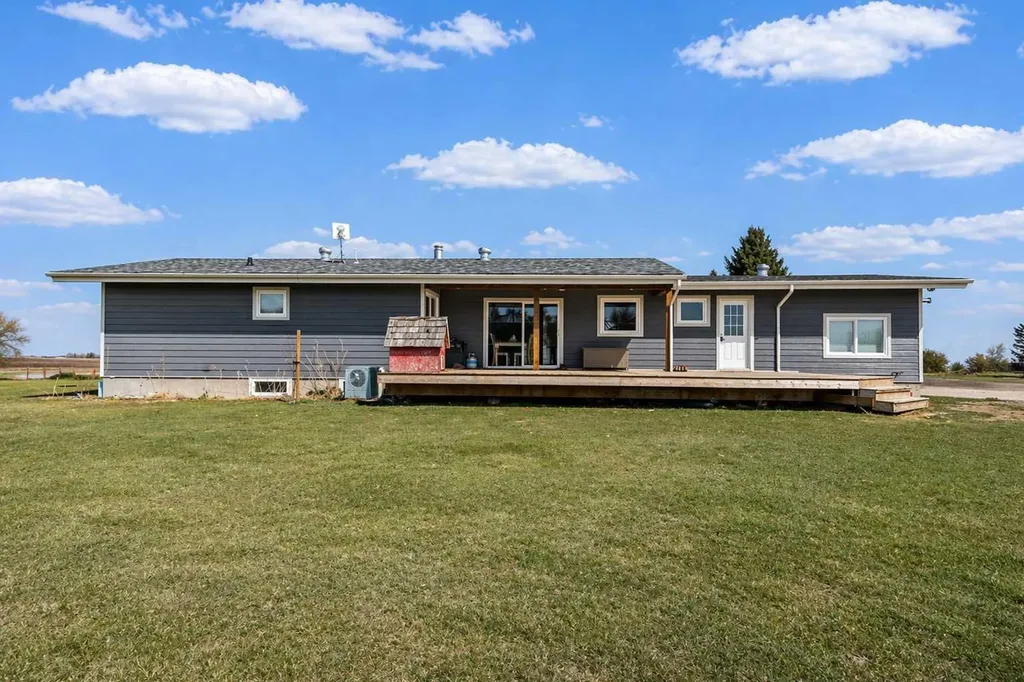 104040 Range Road 111 Bow Island AB T0K 0G0