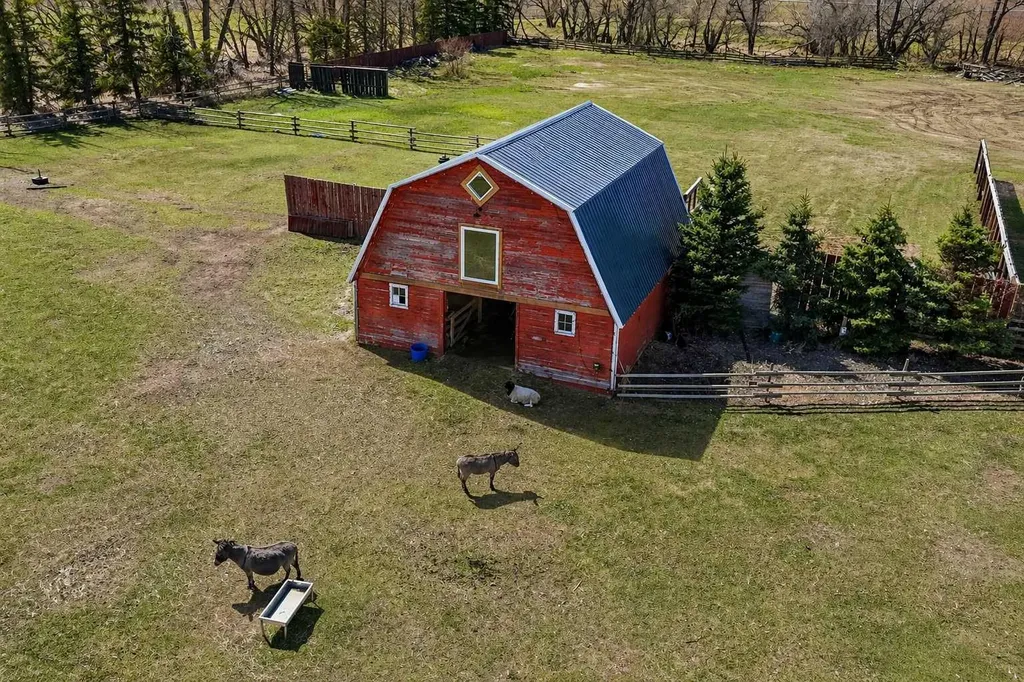 104040 Range Road 111 Bow Island AB T0K 0G0