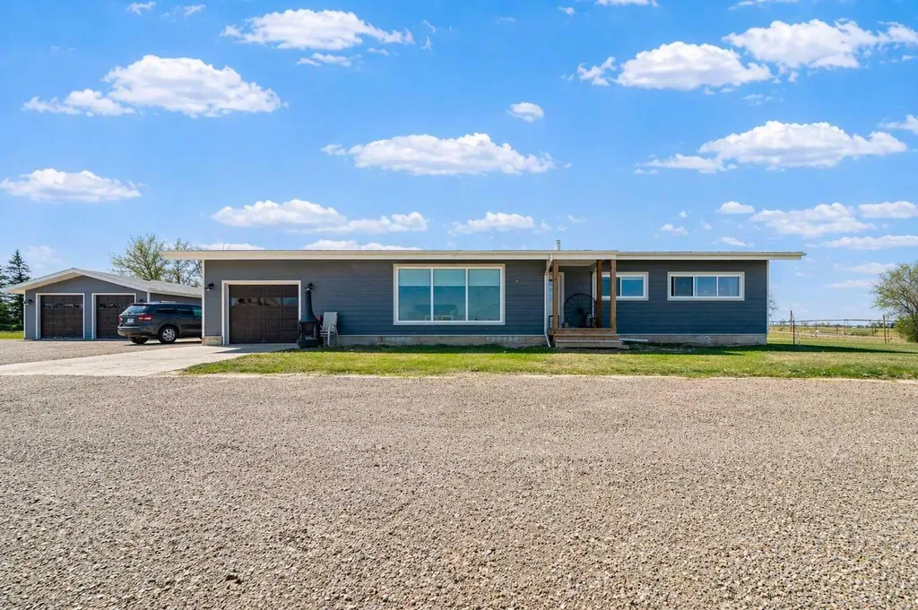 104040 Range Road 111 Bow Island AB T0K 0G0