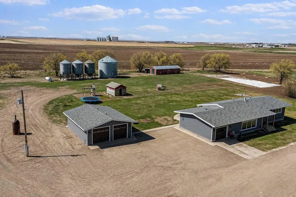104040 Range Road 111 Bow Island AB T0K 0G0