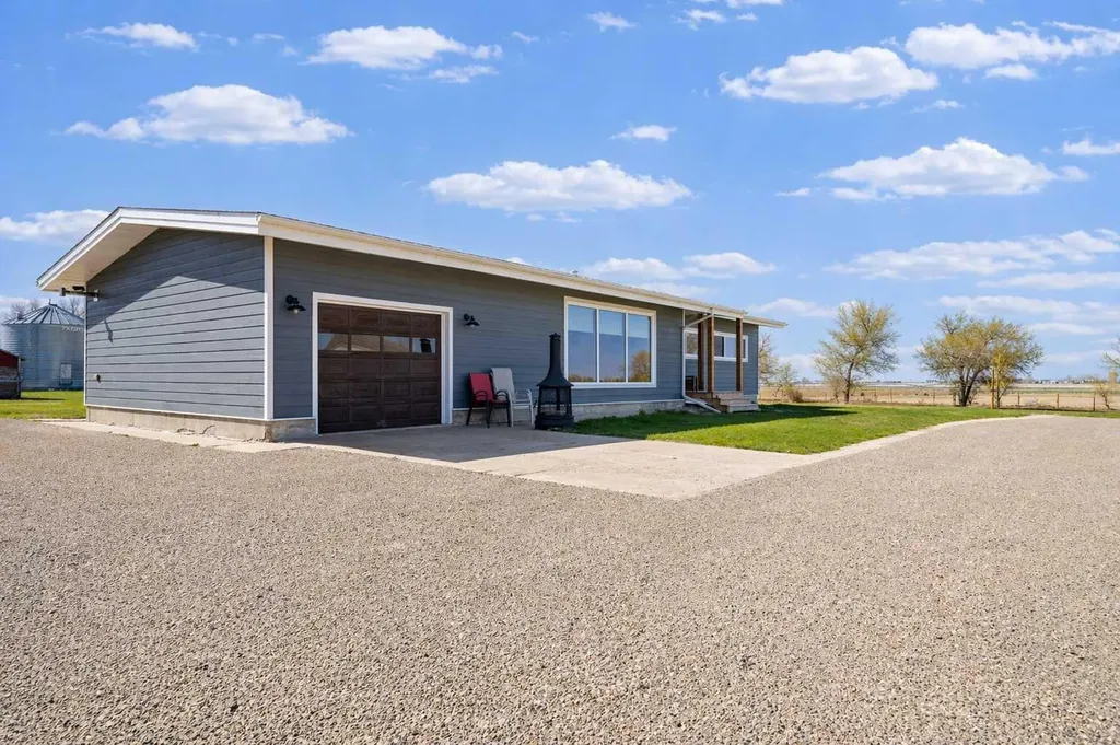 104040 Range Road 111 Bow Island AB T0K 0G0