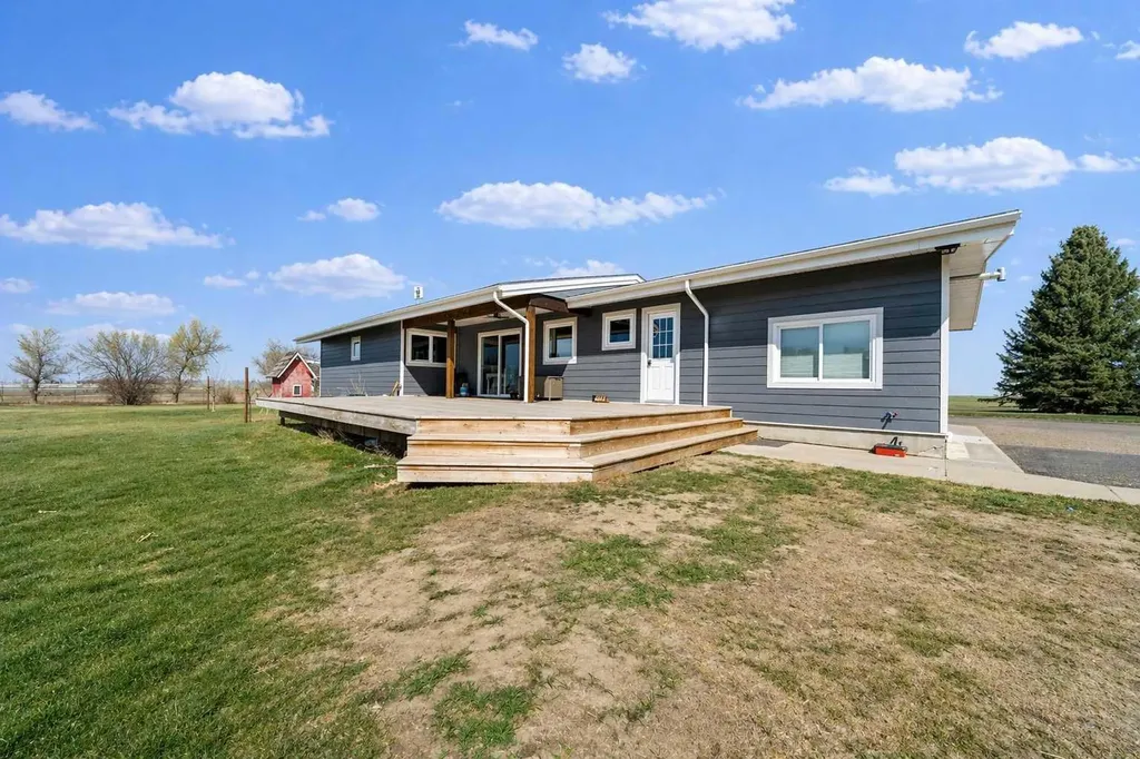 104040 Range Road 111 Bow Island AB T0K 0G0