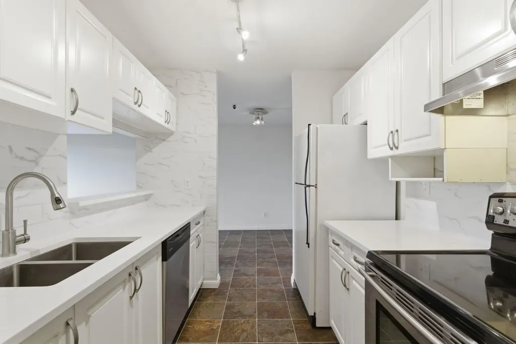 540 18 Avenue SW Calgary AB T2S 0C5