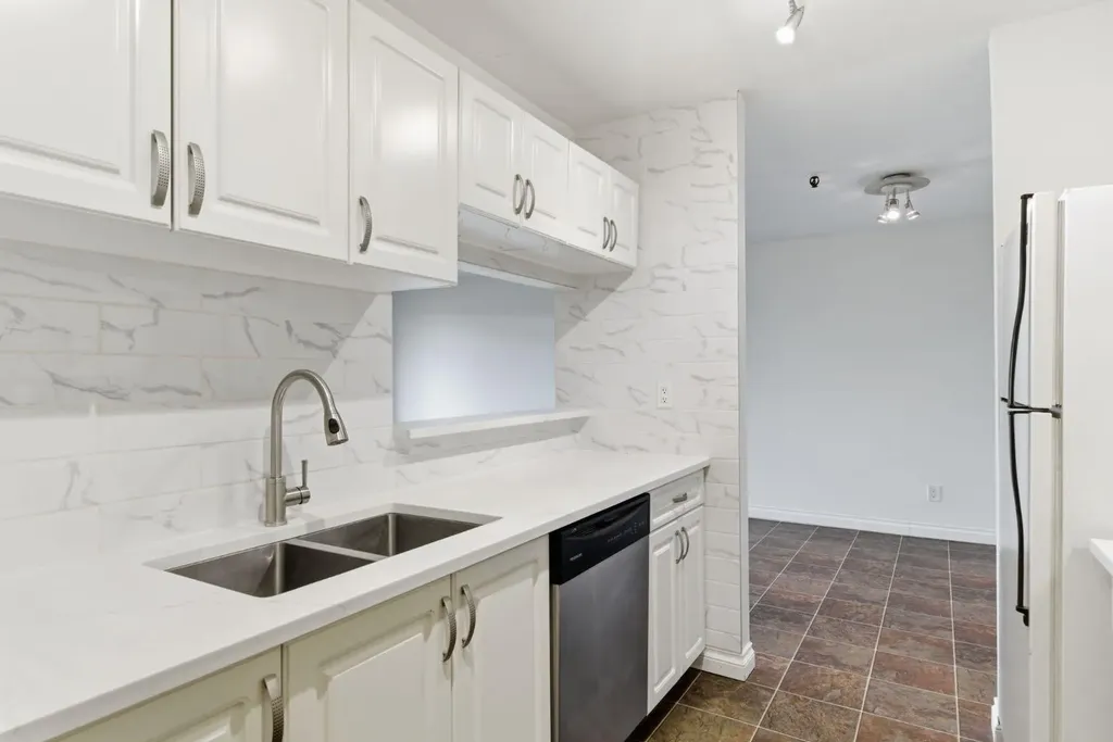 540 18 Avenue SW Calgary AB T2S 0C5