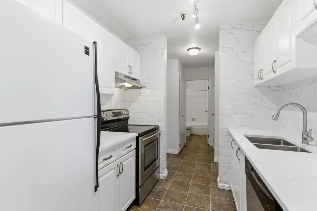 540 18 Avenue SW Calgary AB T2S 0C5