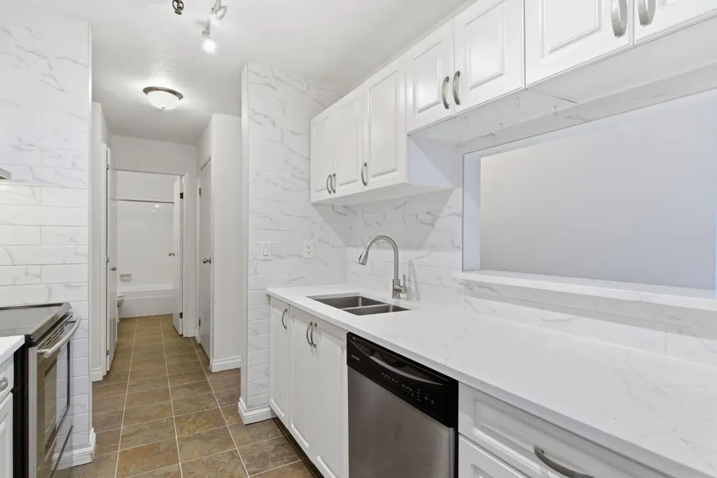 540 18 Avenue SW Calgary AB T2S 0C5
