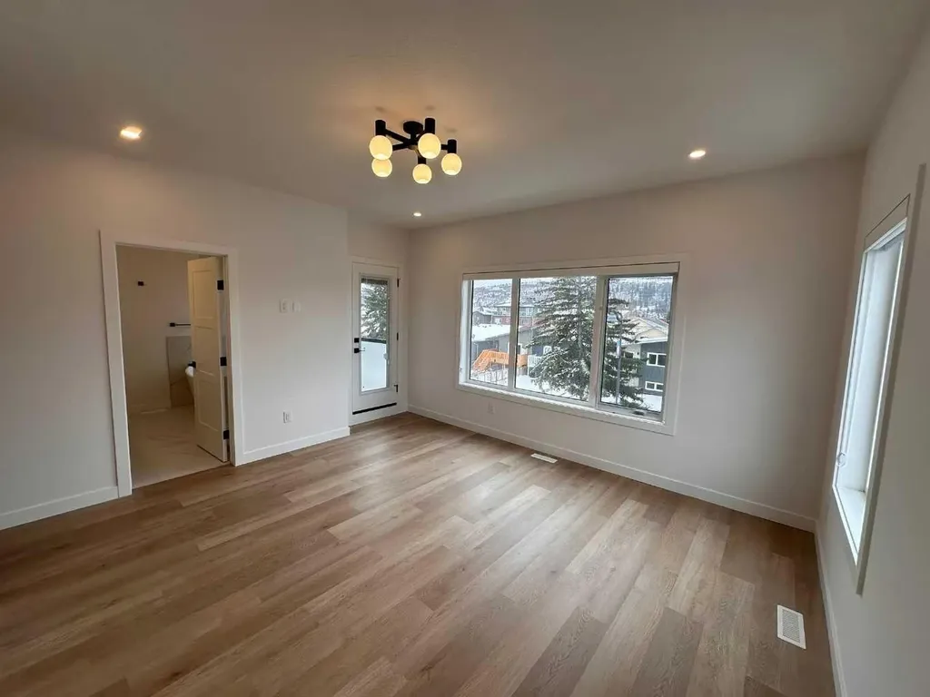 4744 Bowness Road Calgary AB T3B 0B4