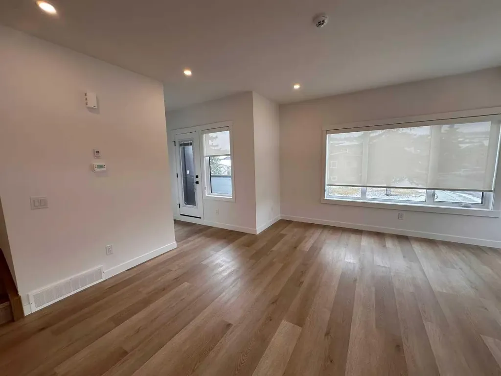 4744 Bowness Road Calgary AB T3B 0B4