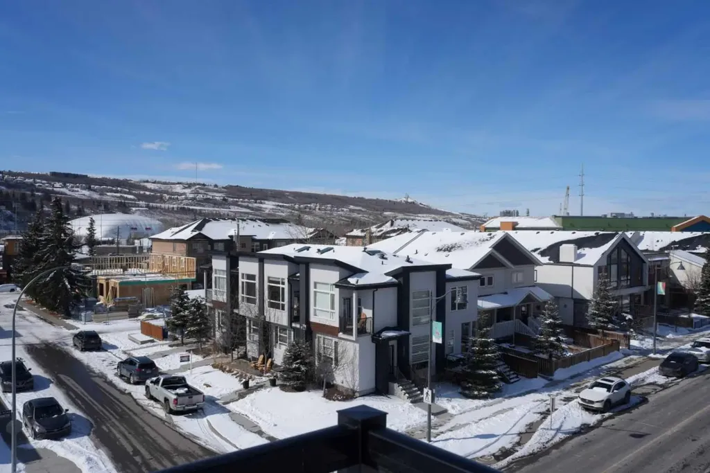 4744 Bowness Road Calgary AB T3B 0B4