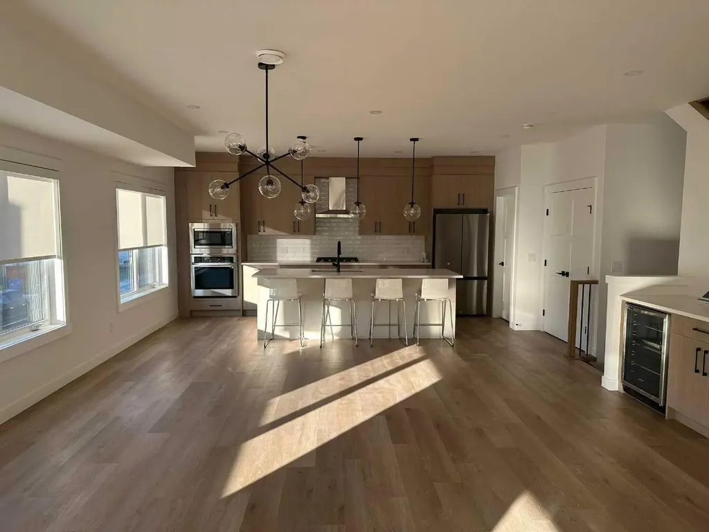 4744 Bowness Road Calgary AB T3B 0B4