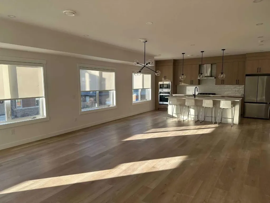 4744 Bowness Road Calgary AB T3B 0B4