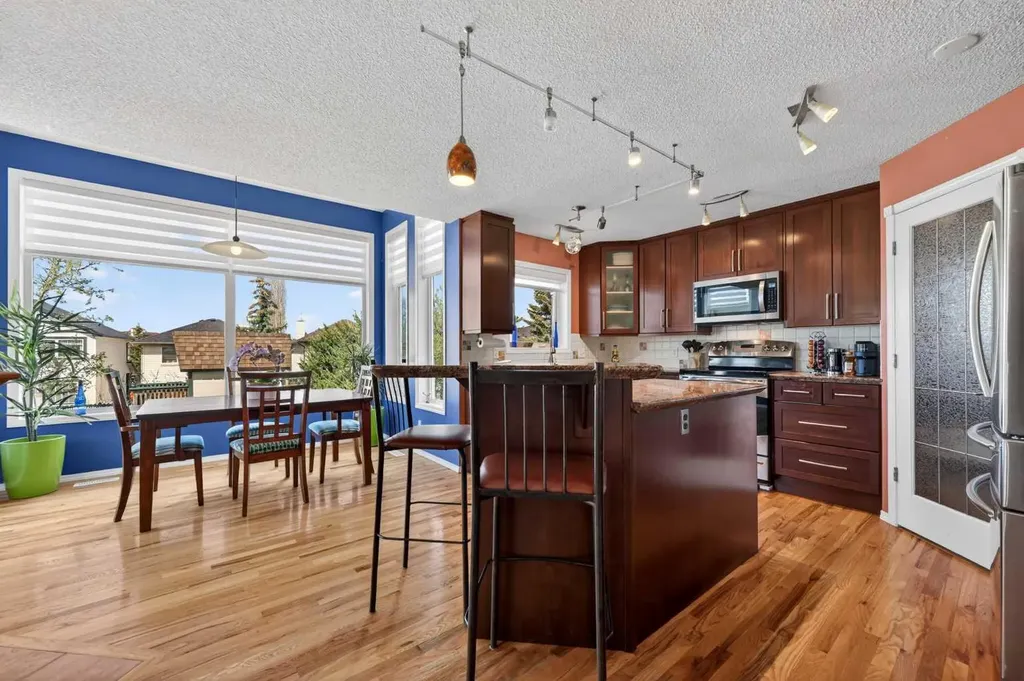 230 Rocky Ridge Cove NW Calgary AB T3G 4L1