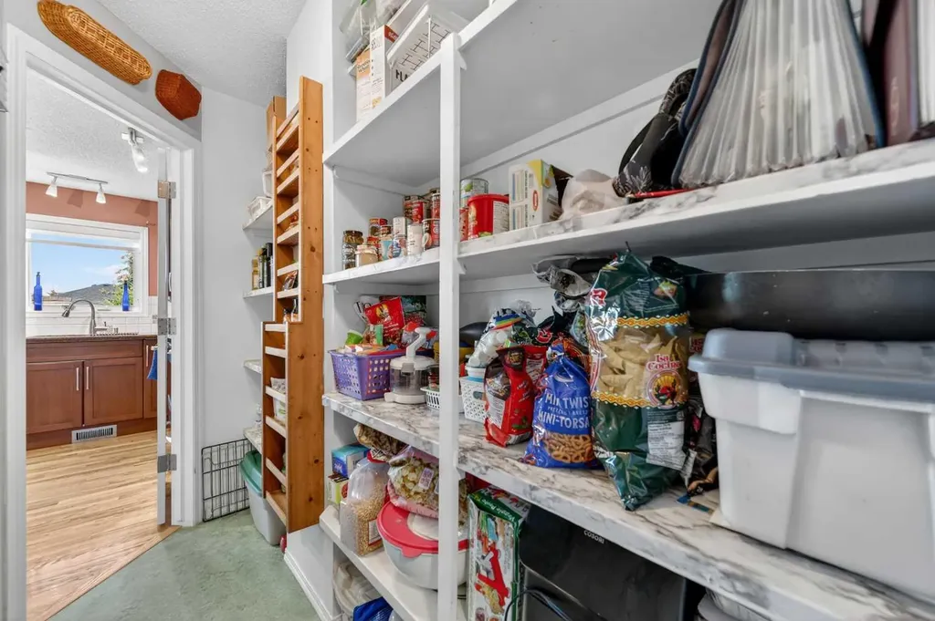 230 Rocky Ridge Cove NW Calgary AB T3G 4L1