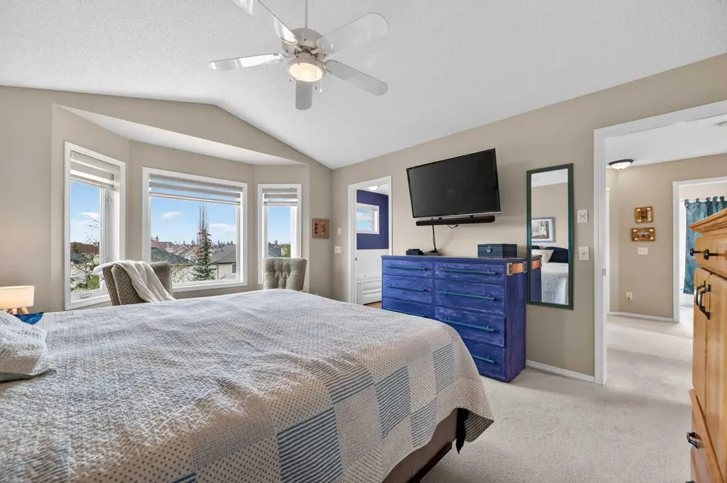230 Rocky Ridge Cove NW Calgary AB T3G 4L1