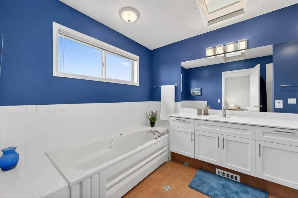 230 Rocky Ridge Cove NW Calgary AB T3G 4L1