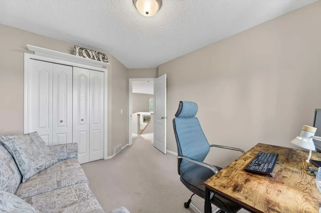 230 Rocky Ridge Cove NW Calgary AB T3G 4L1