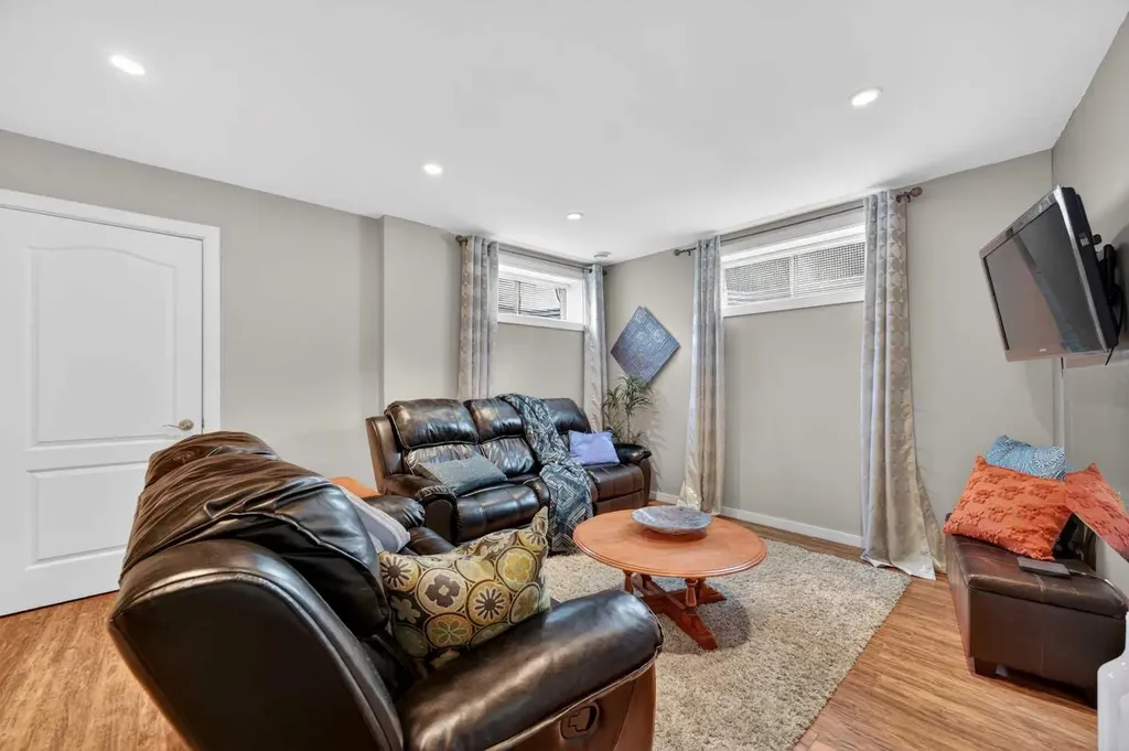 230 Rocky Ridge Cove NW Calgary AB T3G 4L1
