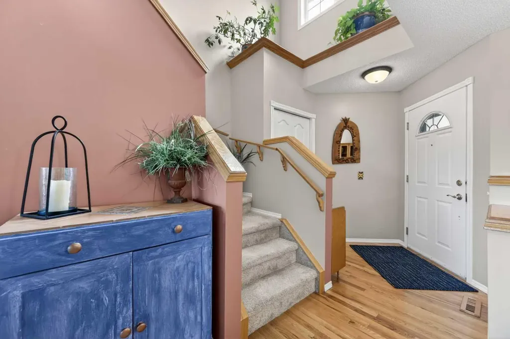 230 Rocky Ridge Cove NW Calgary AB T3G 4L1