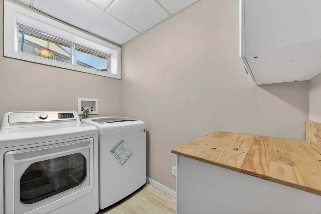 230 Rocky Ridge Cove NW Calgary AB T3G 4L1