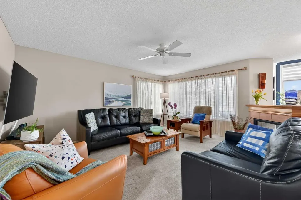 230 Rocky Ridge Cove NW Calgary AB T3G 4L1