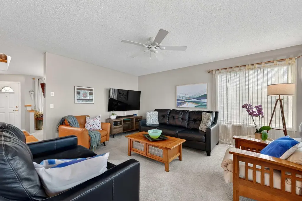 230 Rocky Ridge Cove NW Calgary AB T3G 4L1