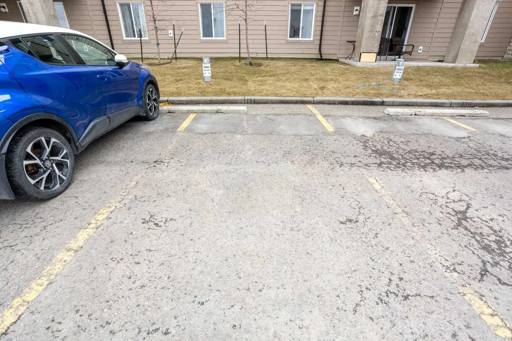 304 Mackenzie Way SW Airdrie AB T4B 3H6