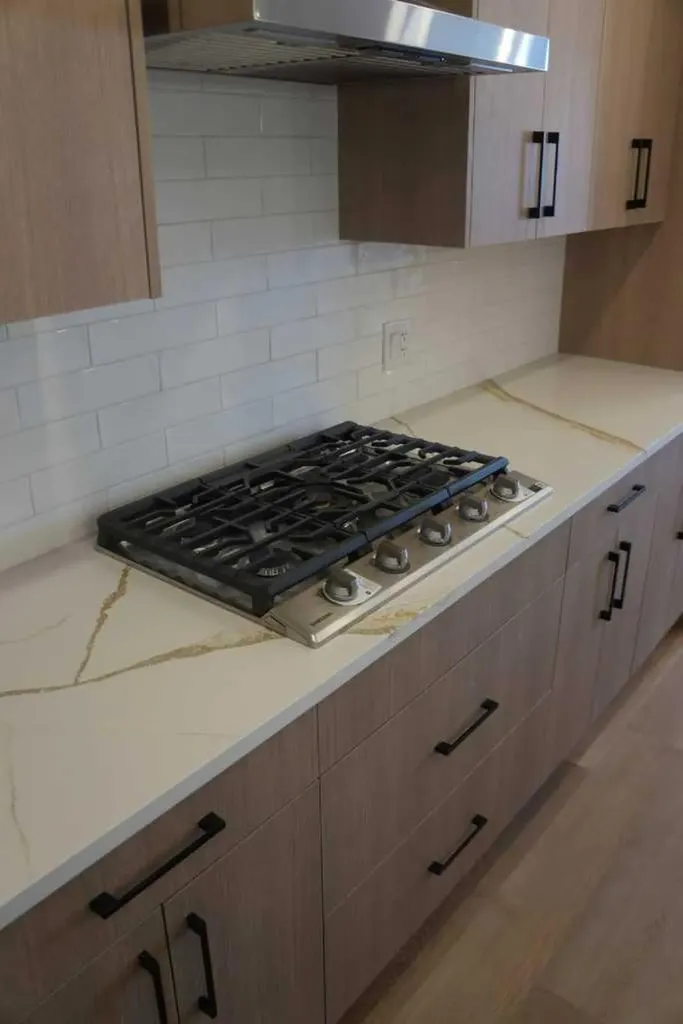 1904 47 Street Calgary AB T3B 6B8