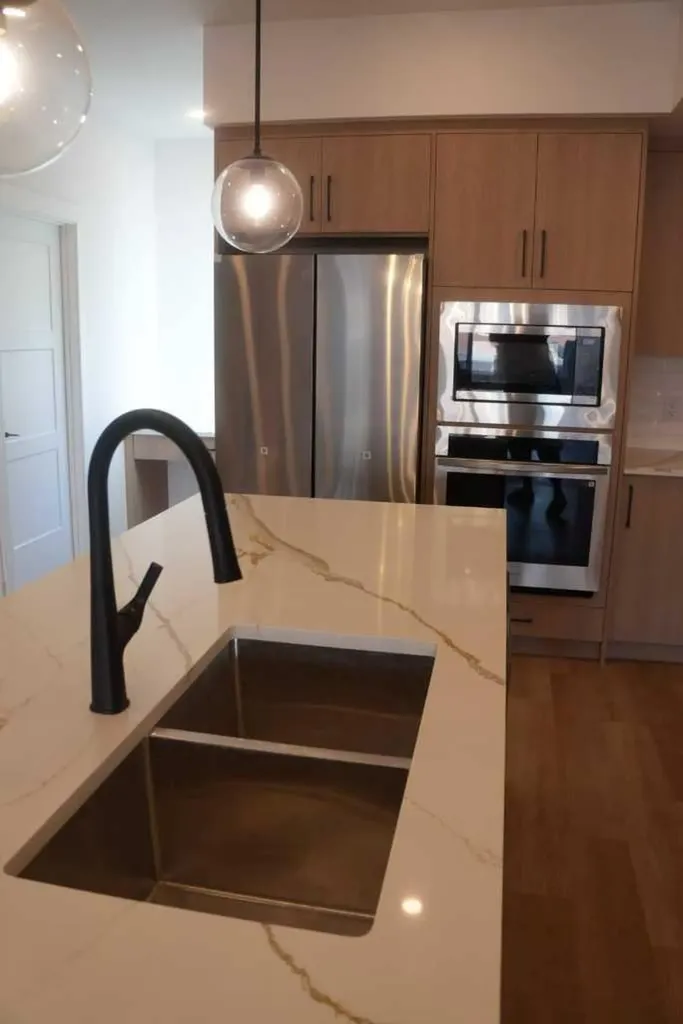 1904 47 Street Calgary AB T3B 6B8