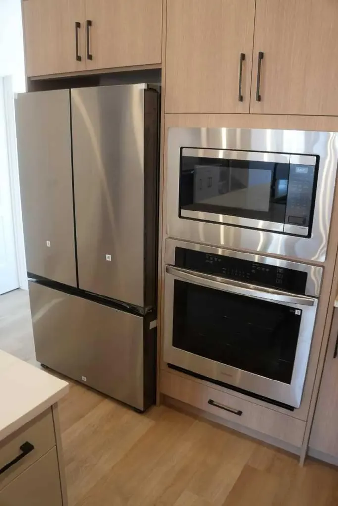 1904 47 Street Calgary AB T3B 6B8