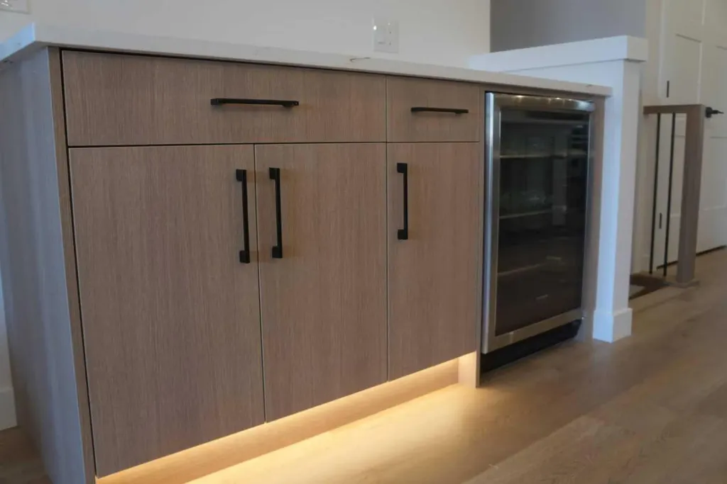 1904 47 Street Calgary AB T3B 6B8